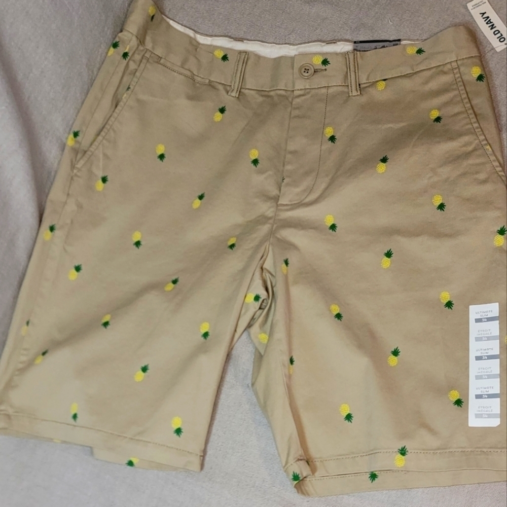 Mens Old Navy Pineapple Flex Shorts - Picture 1 of 4